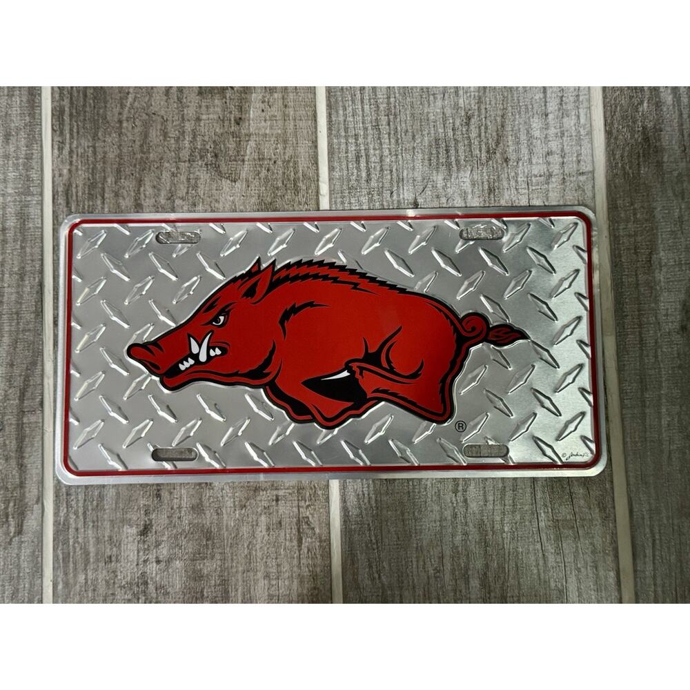 NCAA Arkansas Razorbacks Diamond Plate License Plate Tag